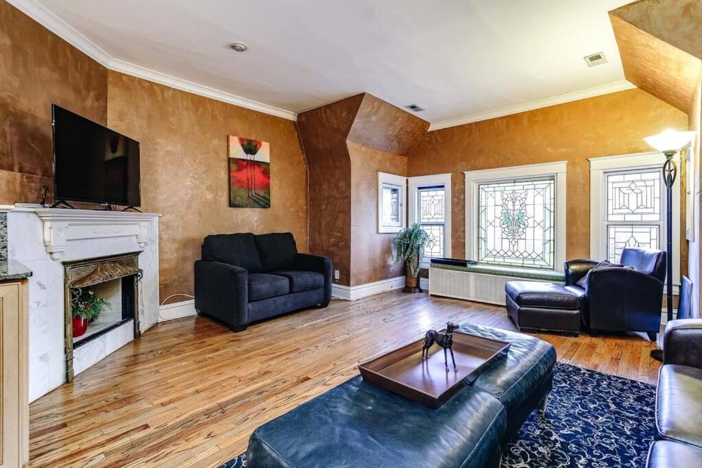 Historic And Unique Brownstone In Gold Coast - Downtown - 3 Apartment Chicago Luaran gambar